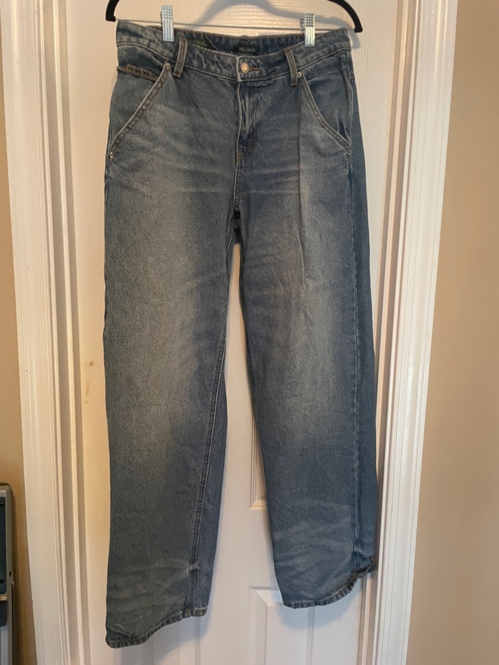 wild fable Women’s Relaxed Straight-Leg Jeans in Washed Blue